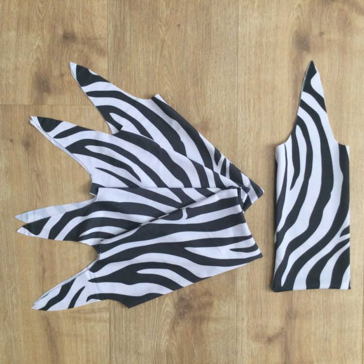 set-of-5-zebra-lycra-mane-bags-for-horses-buggez-bugeyes