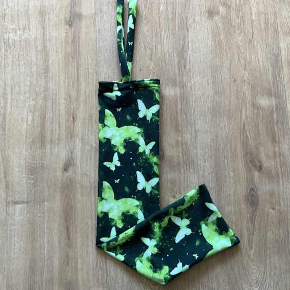 green-butterflies-lyrcra-tie-in-tail-bag-for-horses-buggez-bugeyes