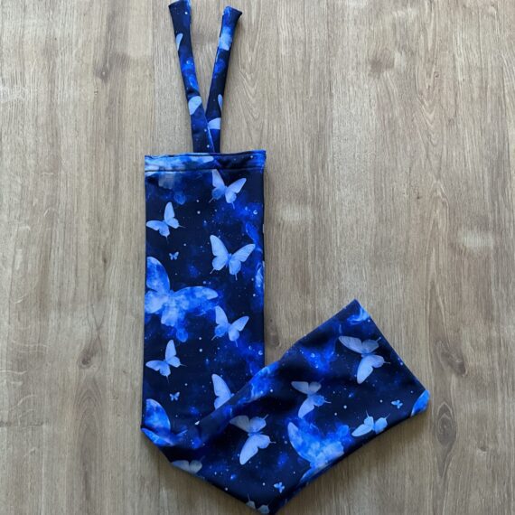 blue-butterflies-lyrcra-tie-in-tail-bag-for-horses-buggez-bugeyes